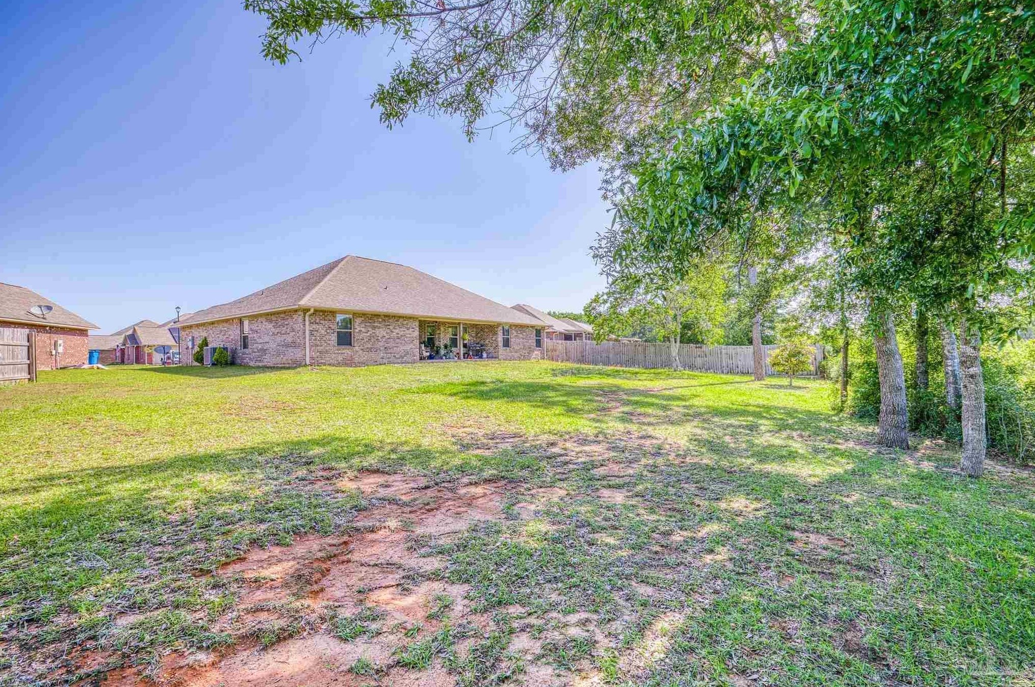 6102 Winchester Cir, Milton FL  32570-8914 exterior