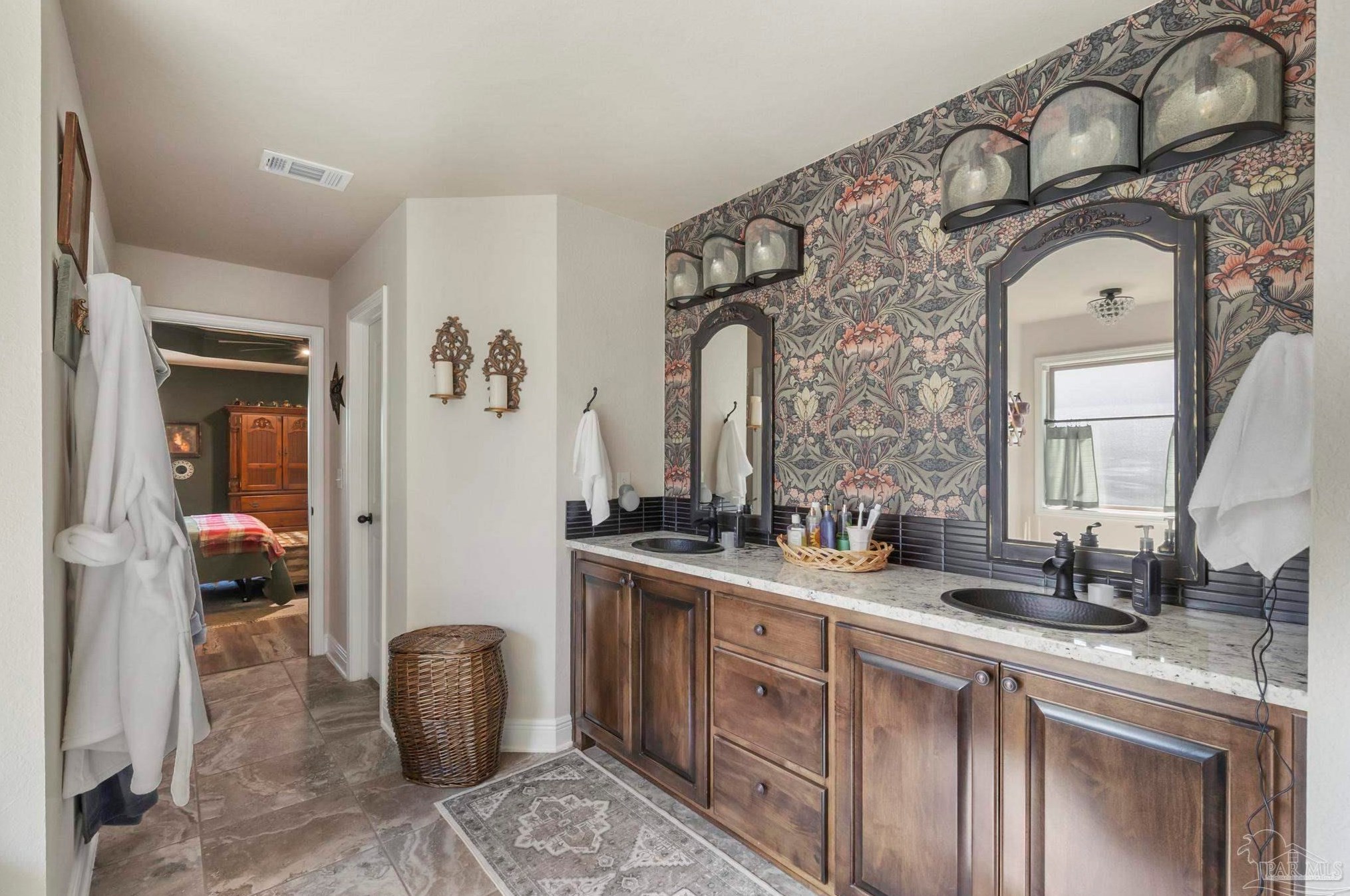 6102 Winchester Cir, Milton FL  32570-8914 exterior