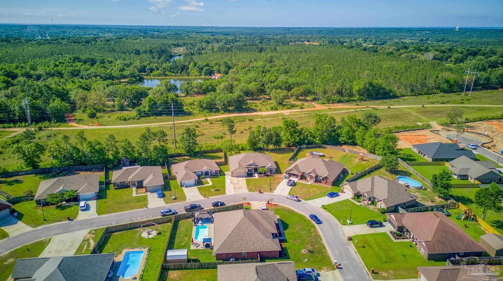 6102 Winchester Cir, Milton FL  32570-8914 exterior