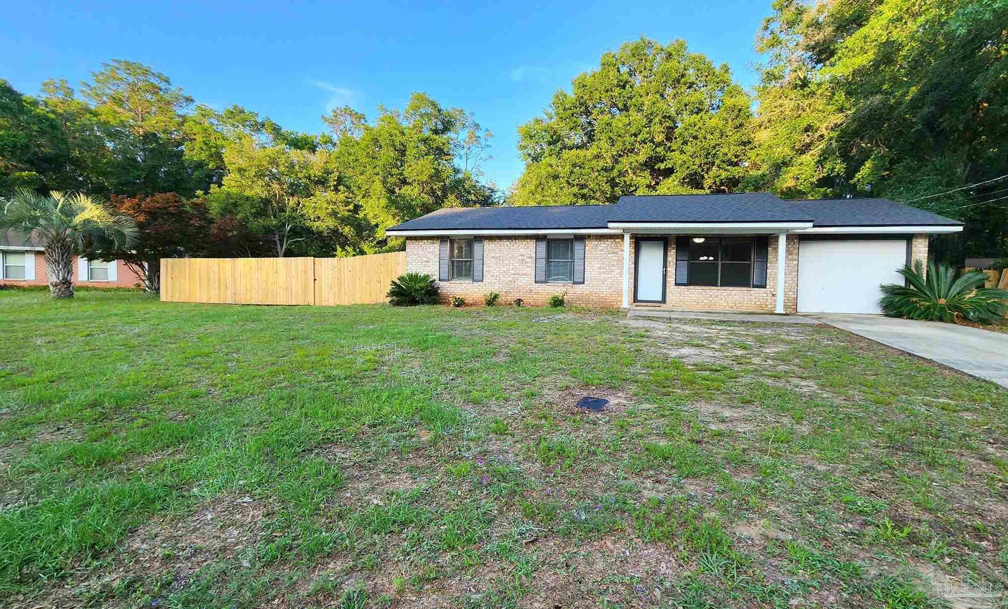 5461 Camille Gardens Cir, Milton, FL 32570-8313