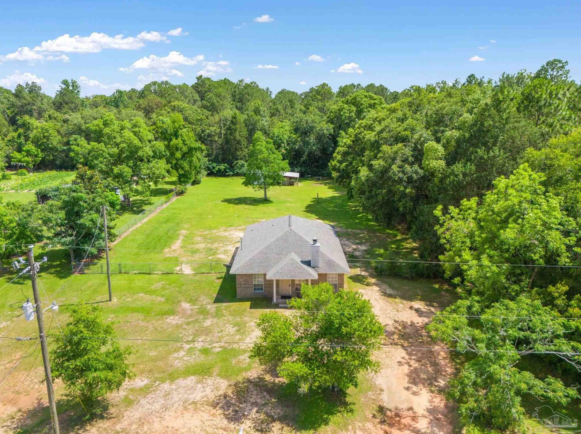 8553 Honeybee Ln, Milton FL  32583-2511 exterior