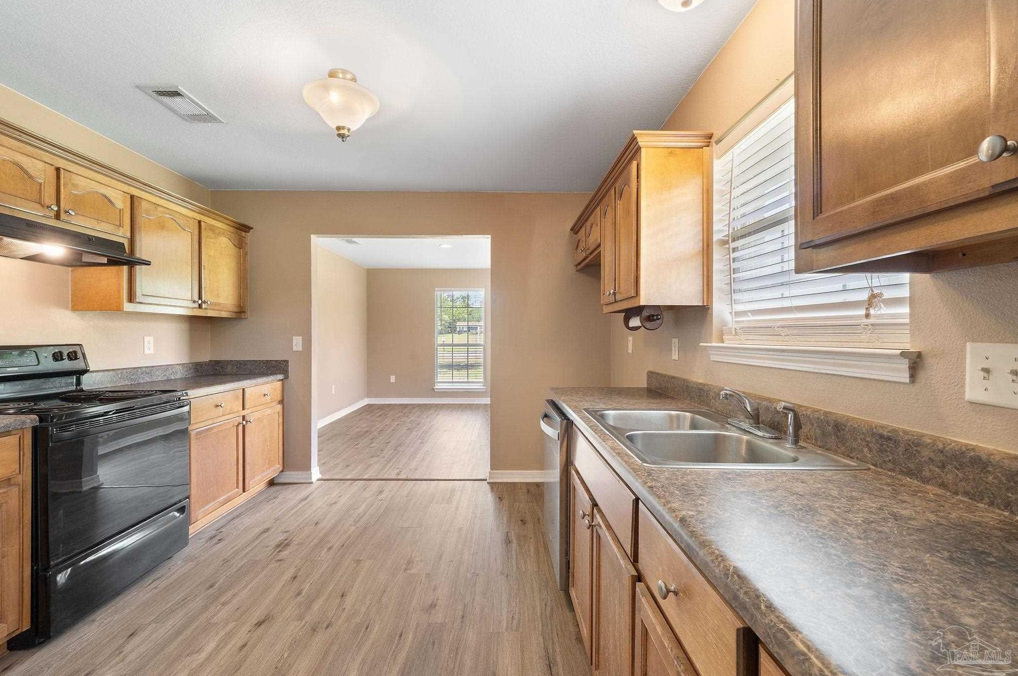 8553 Honeybee Ln, Milton FL  32583-2511 exterior