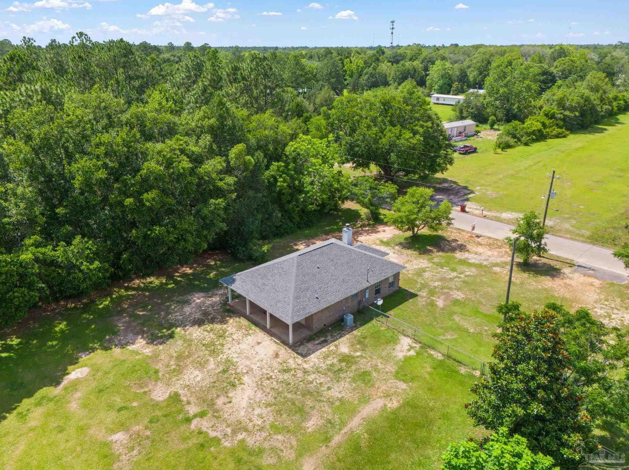 8553 Honeybee Ln, Milton FL  32583-2511 exterior