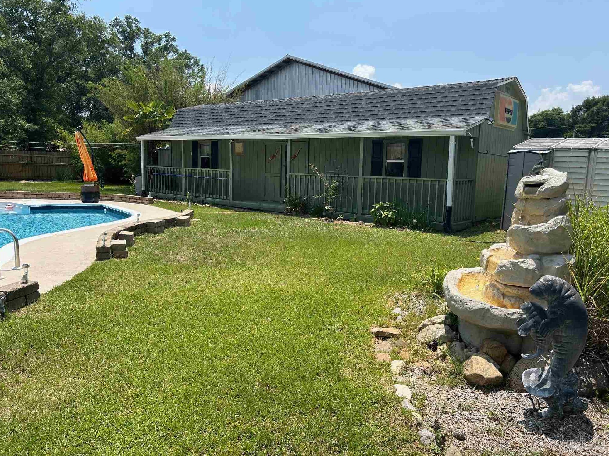 5709 Bentley Cir, Milton FL  32570-8726 exterior