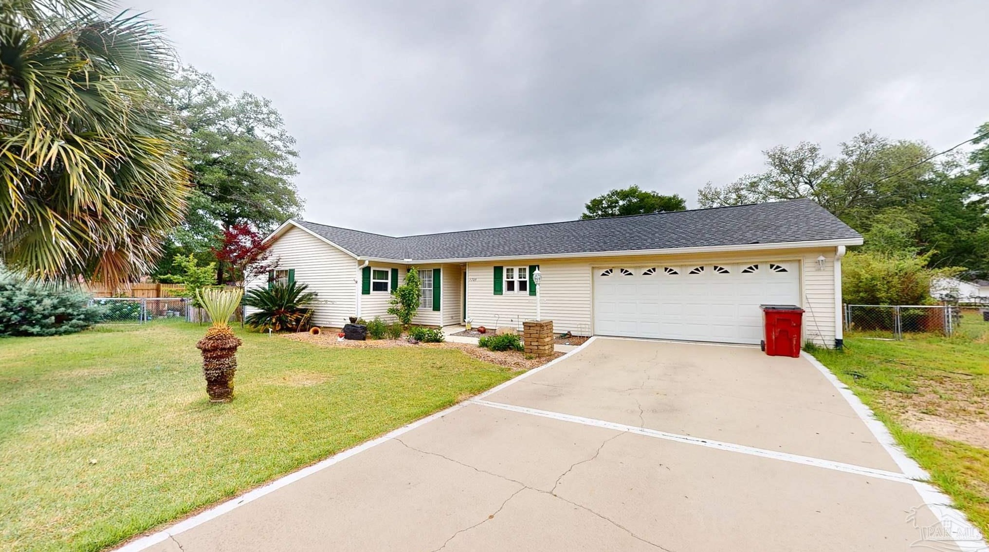 5709 Bentley Cir, Milton FL  32570-8726 exterior