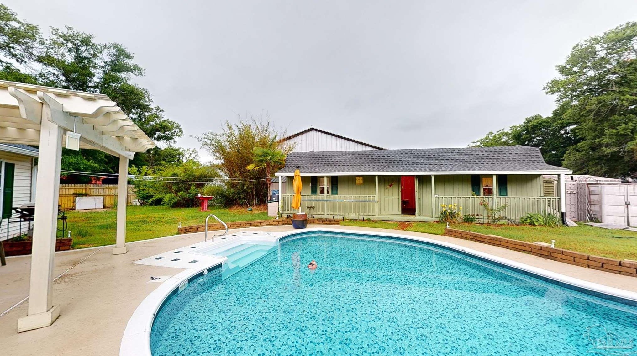 5709 Bentley Cir, Milton FL  32570-8726 exterior