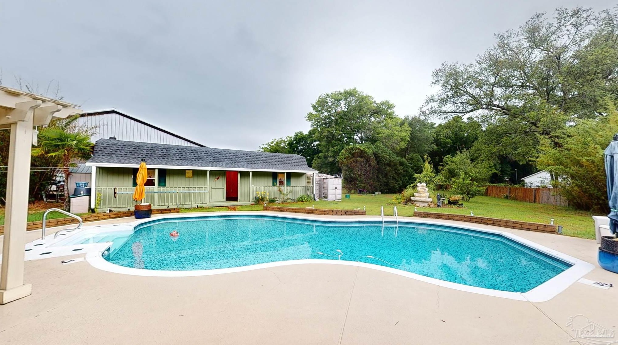 5709 Bentley Cir, Milton FL  32570-8726 exterior