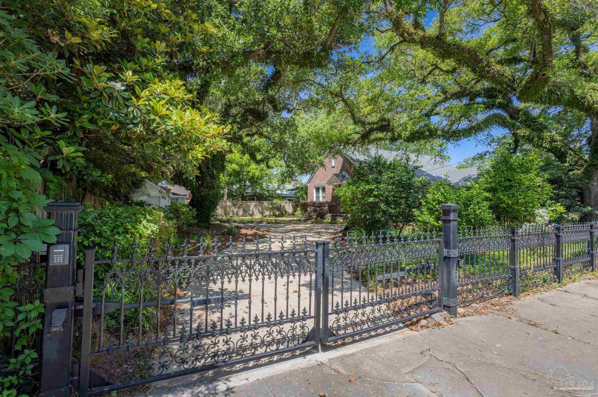 925 Blount St, Pensacola FL  32503-5669 exterior