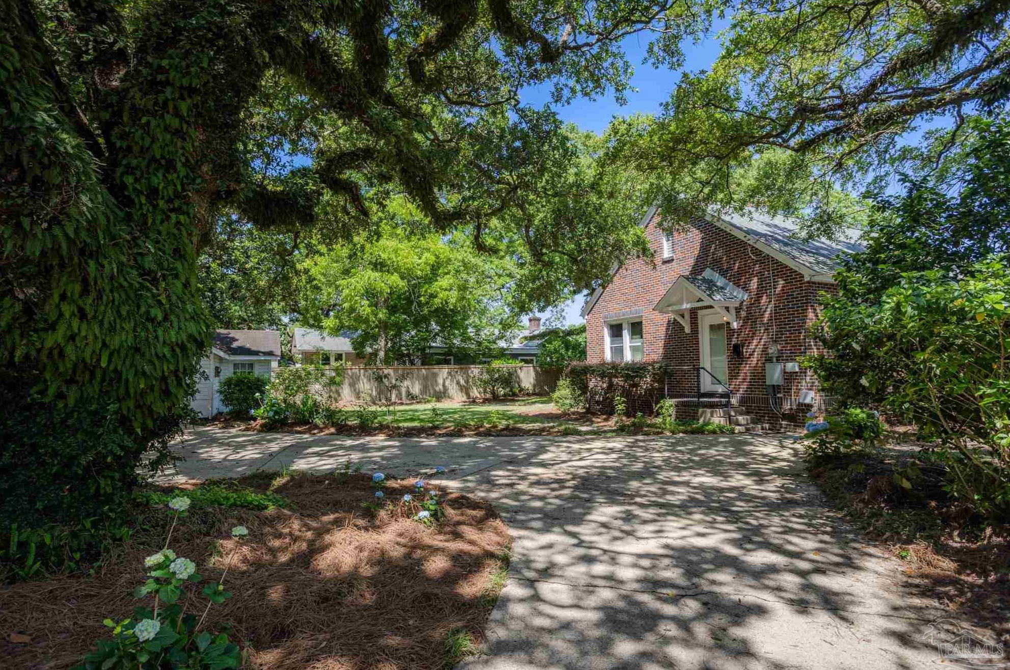 925 Blount St, Pensacola FL  32503-5669 exterior