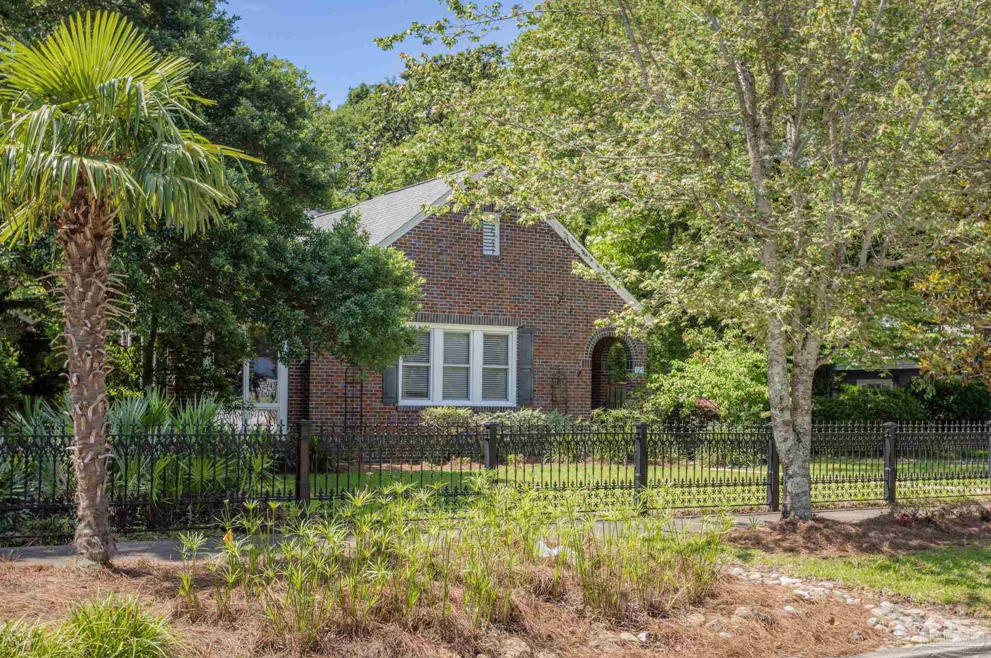 925 Blount St, Pensacola, FL 32501-2301