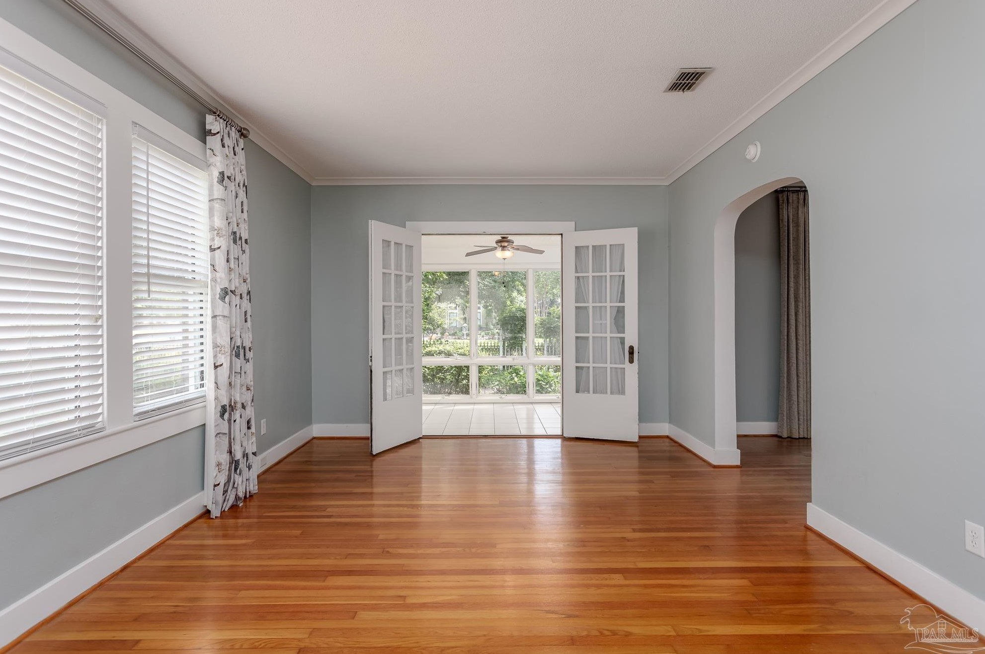 925 Blount St, Pensacola FL  32501-2301 exterior