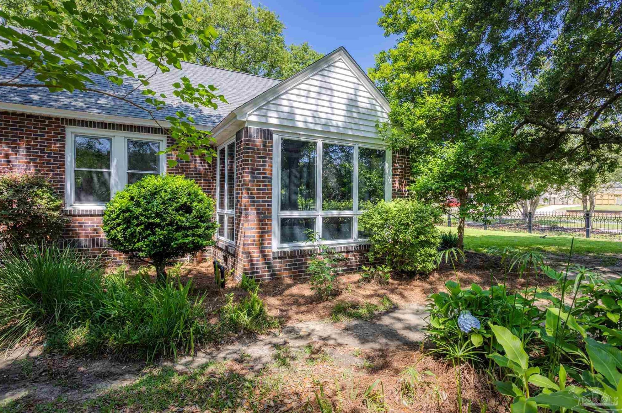 925 Blount St, Pensacola FL  32503-5669 exterior