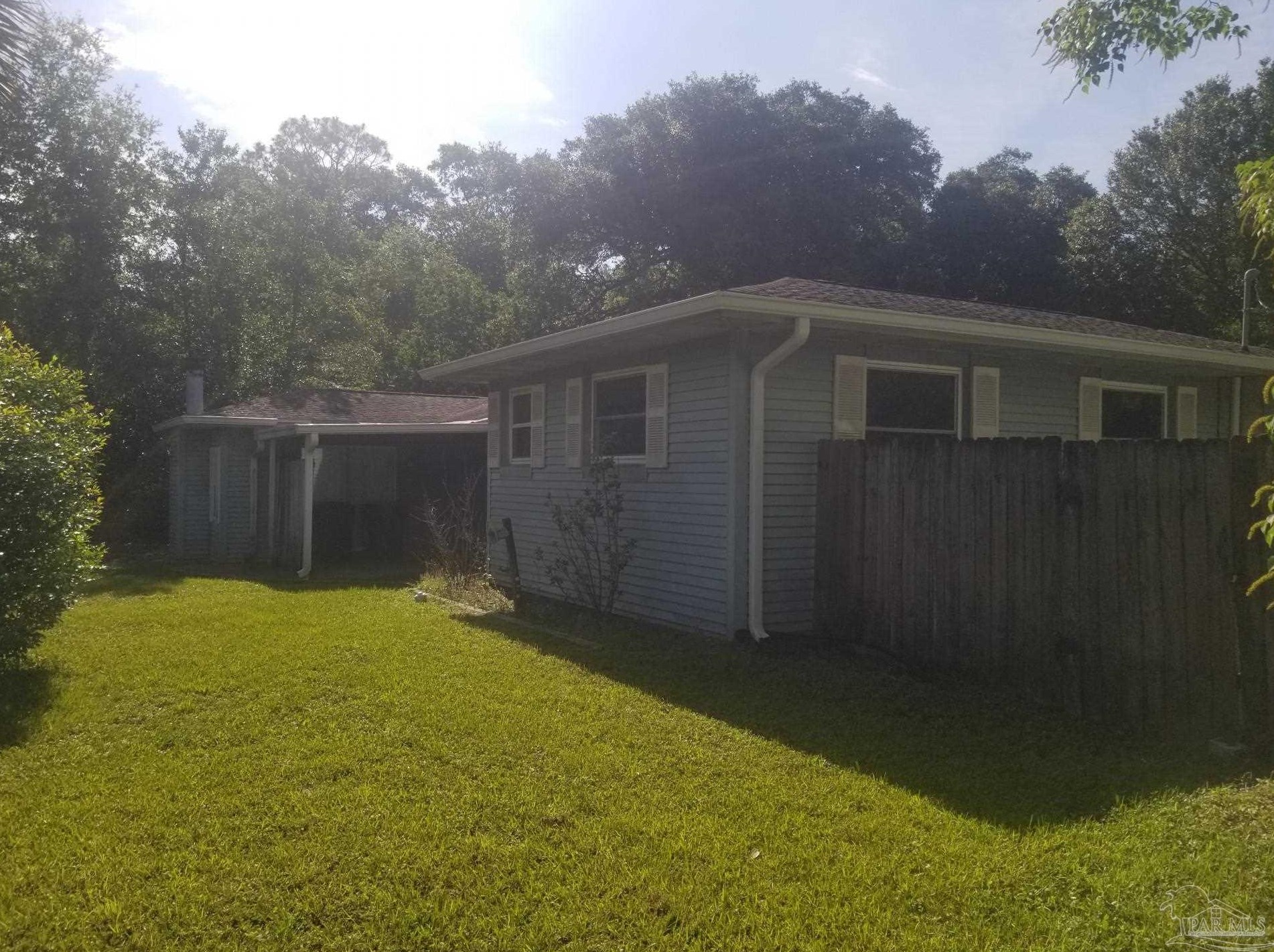 907 Montclair Rd, Pensacola, FL 32505
