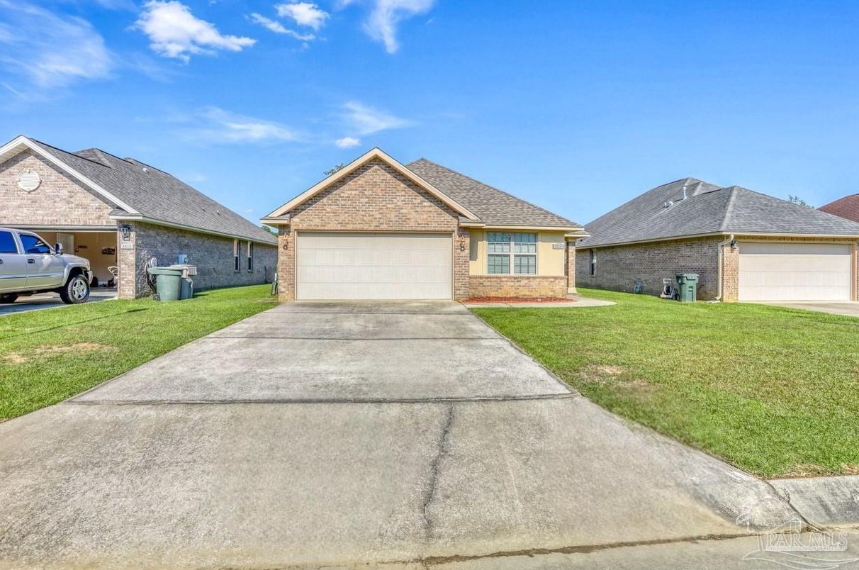2566 Fiddlers Cir, Cantonment, FL 32533-5716