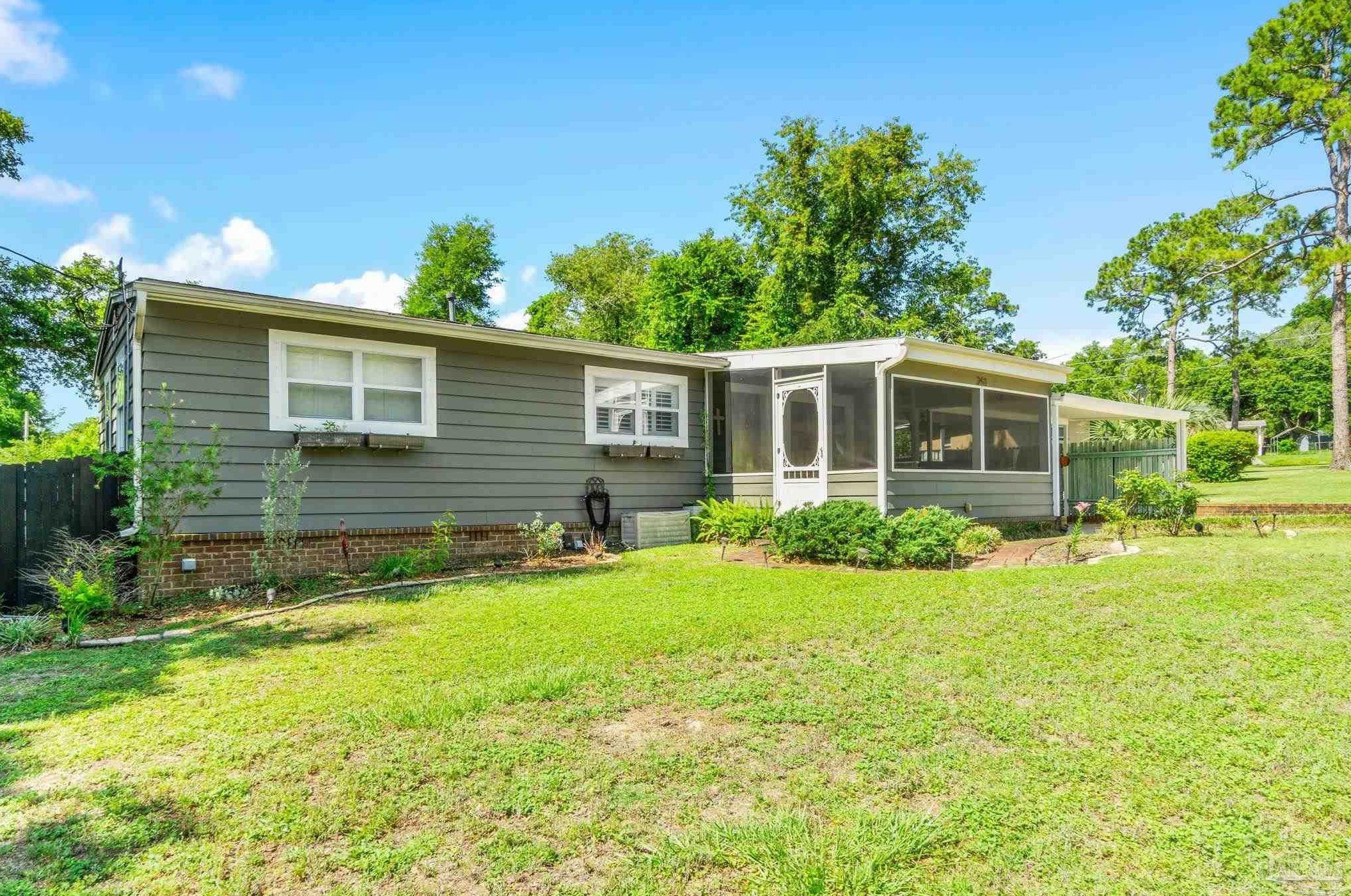 251 Springdale Cir, Pensacola, FL 32503-2428