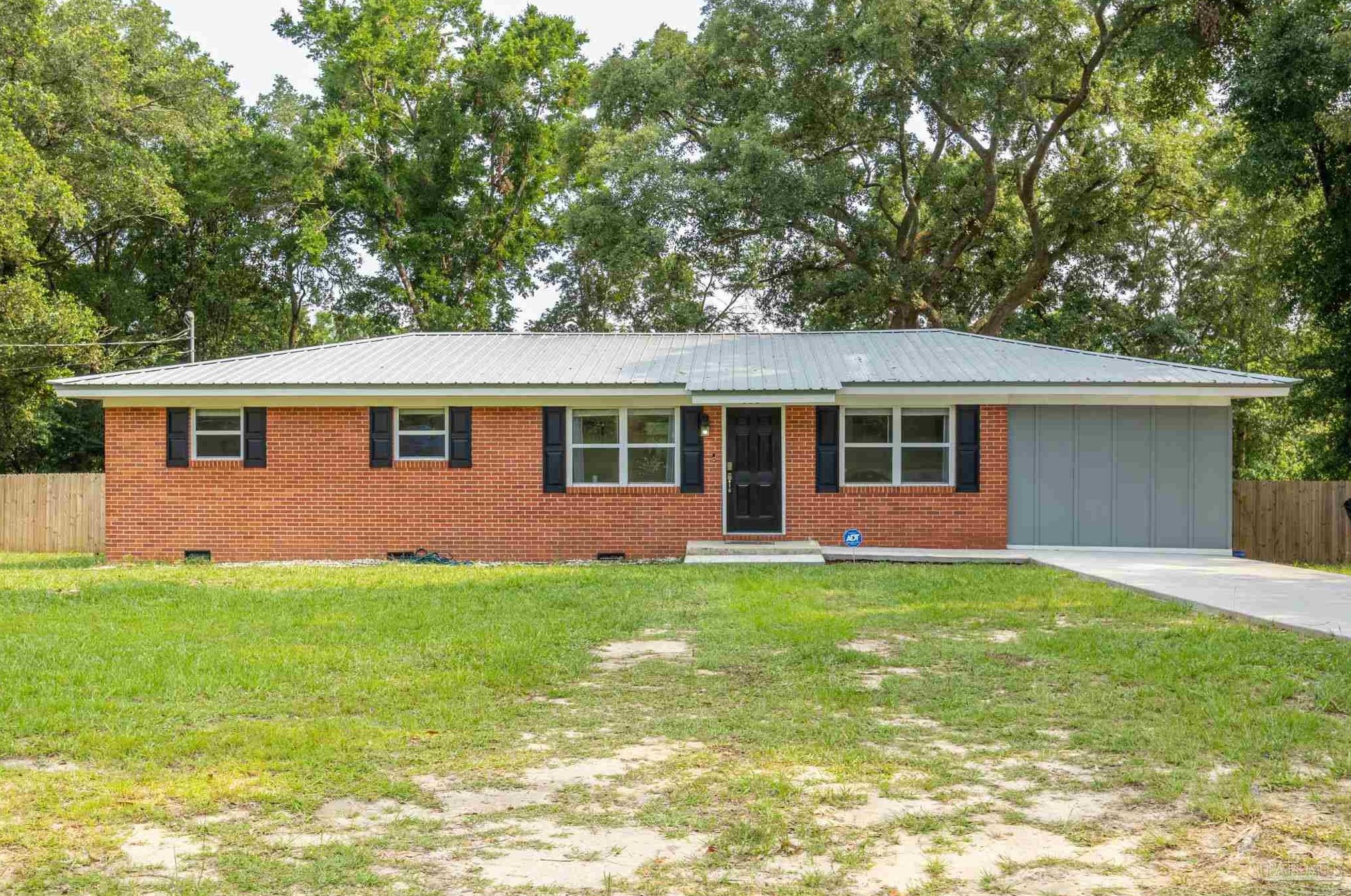 635 Childers St, Pensacola, FL 32534-9691