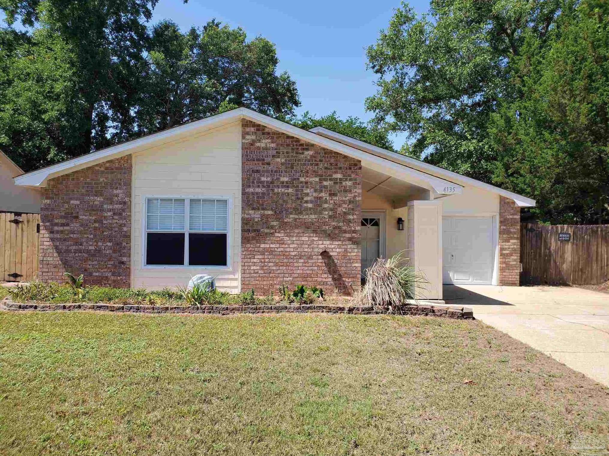 4135 Elmcrest Dr, Pensacola, FL 32504-6714