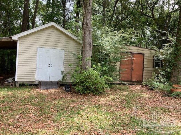 3302 Durney Dr, Cantonment, FL 32533-8303