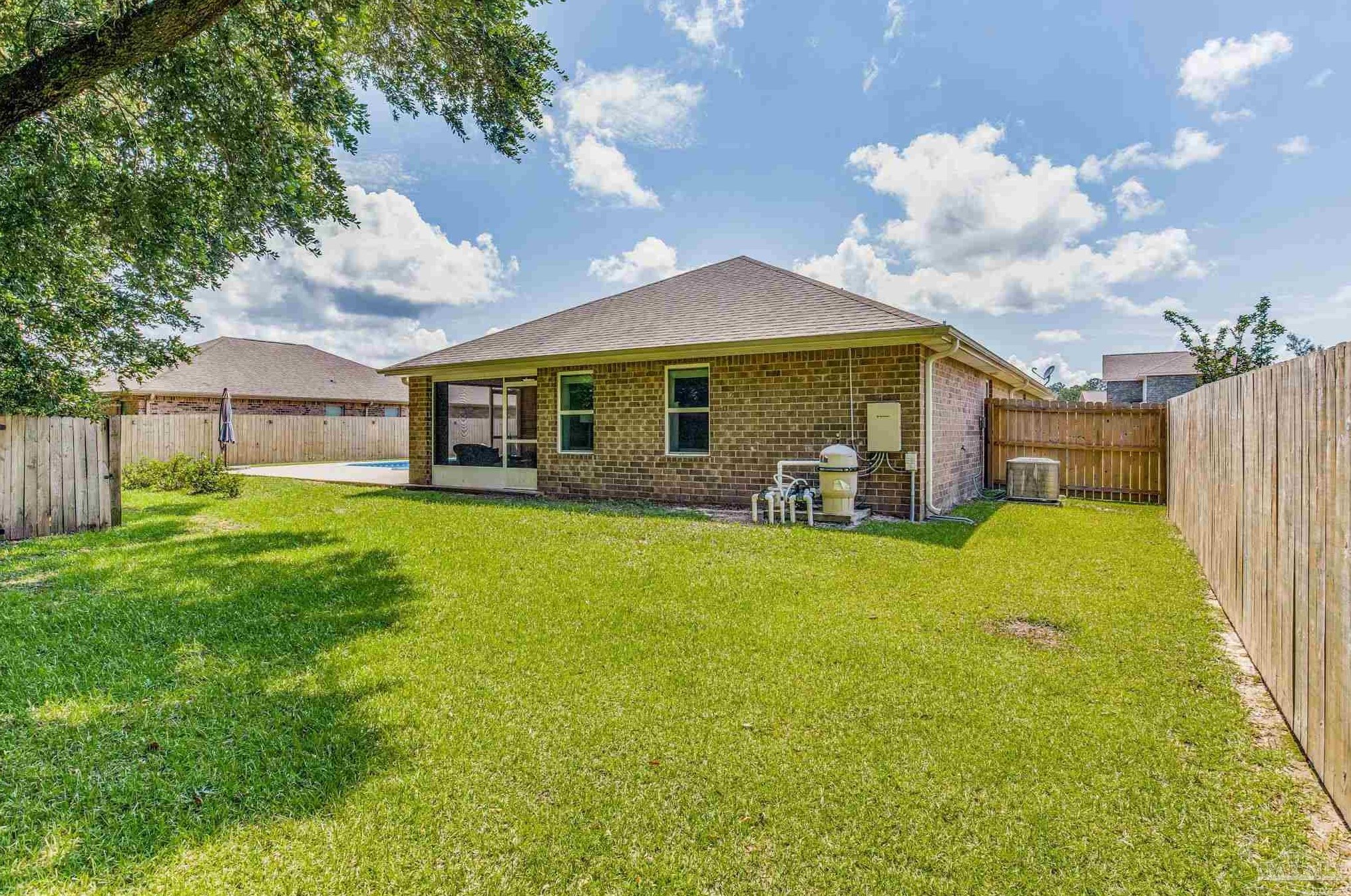 5976 Milan Dr, Milton FL 32571-8478 exterior