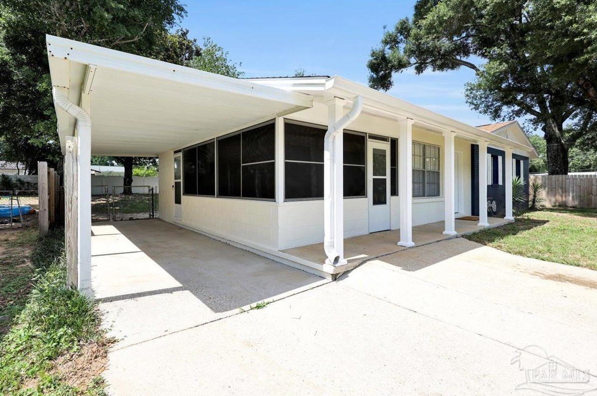 6509 Rainbow Ave, Pensacola, FL 32505-2126