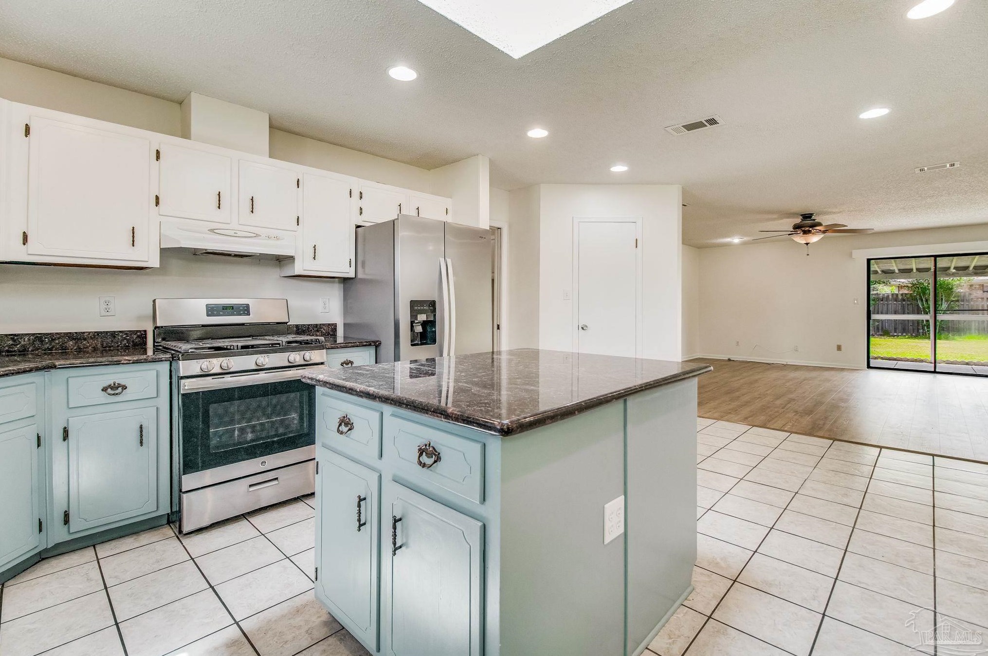 658 Cedar Blf Dr, Pensacola FL 32506-6229 exterior