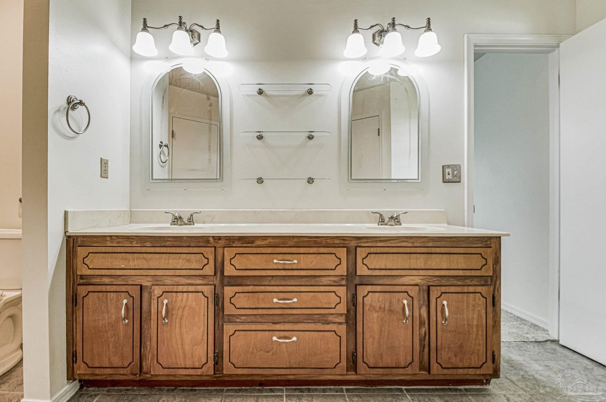 658 Cedar Blf Dr, Pensacola FL 32506-6229 exterior