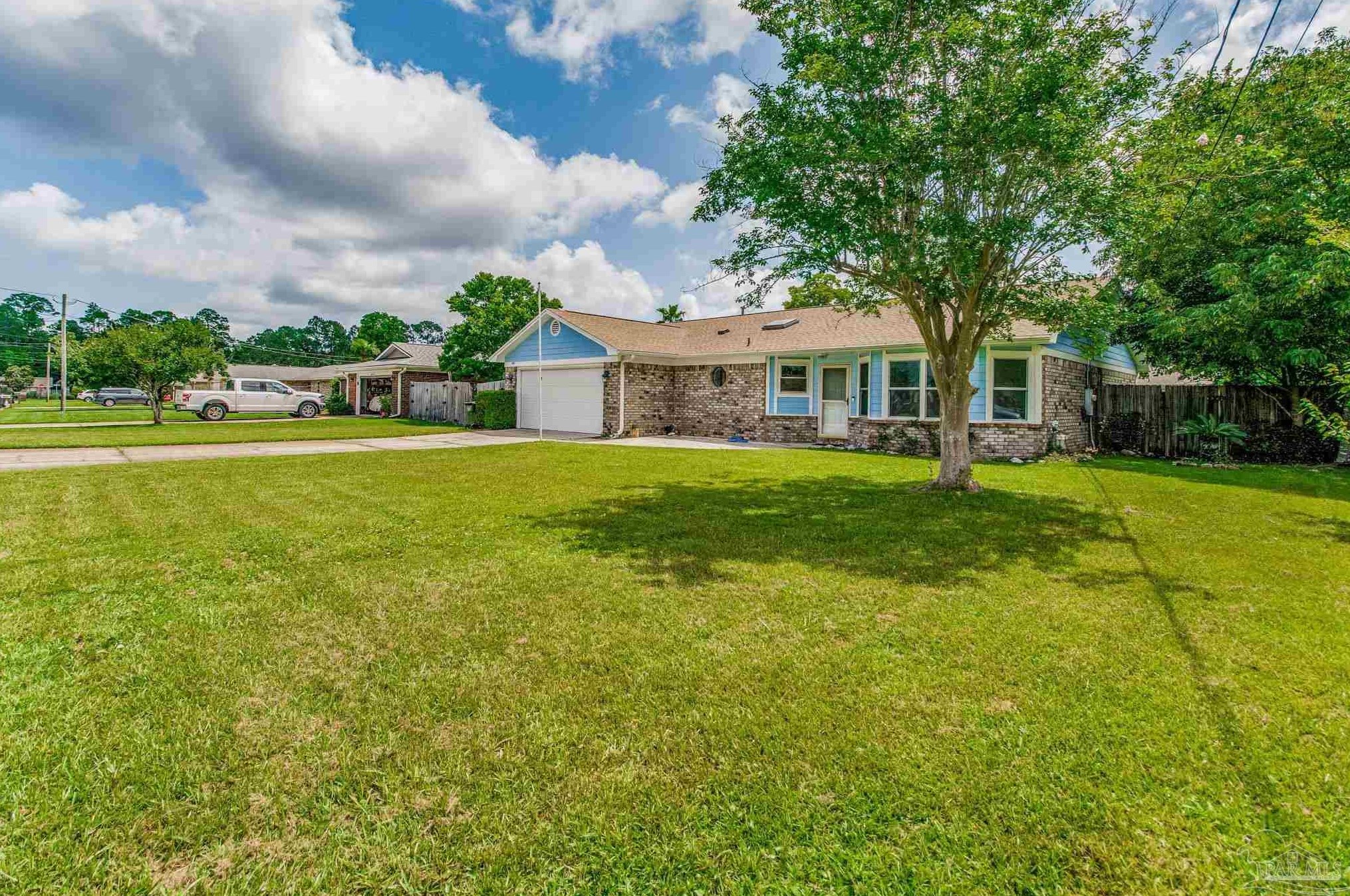 658 Cedar Bluff Dr, Pensacola, FL 32506-6229