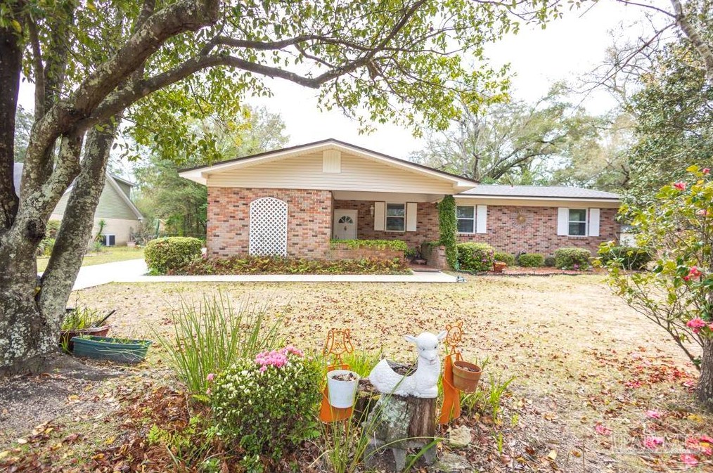 3525 Beagles St, Pensacola, FL 32514-6302