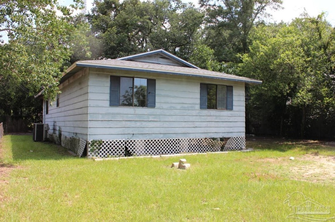2108 Bobe St, Pensacola, FL 32505-5702