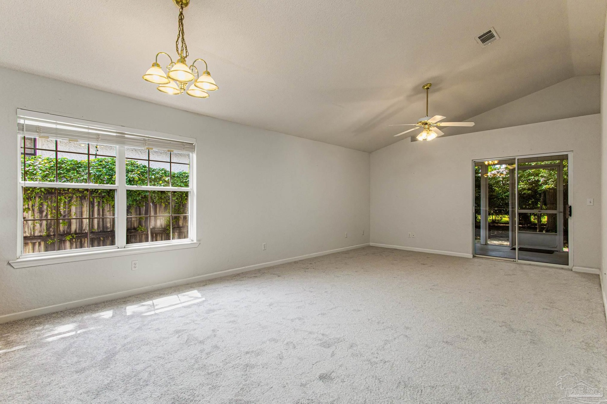 1407 Gadsden St, Pensacola, FL 32501-4301