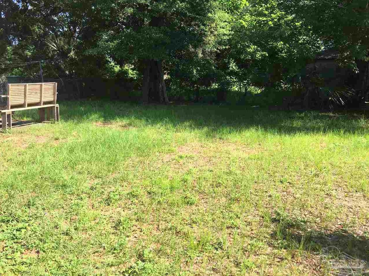 1004 W Hayes St, Pensacola, FL 32501