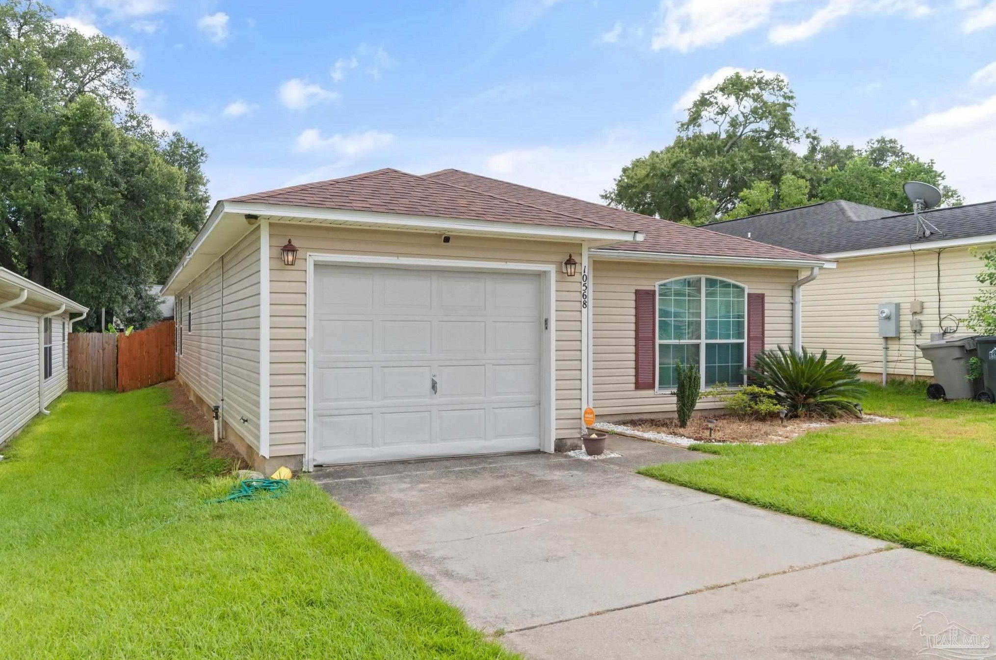 10568 Wilderness Ln, Pensacola, FL 32534-9786