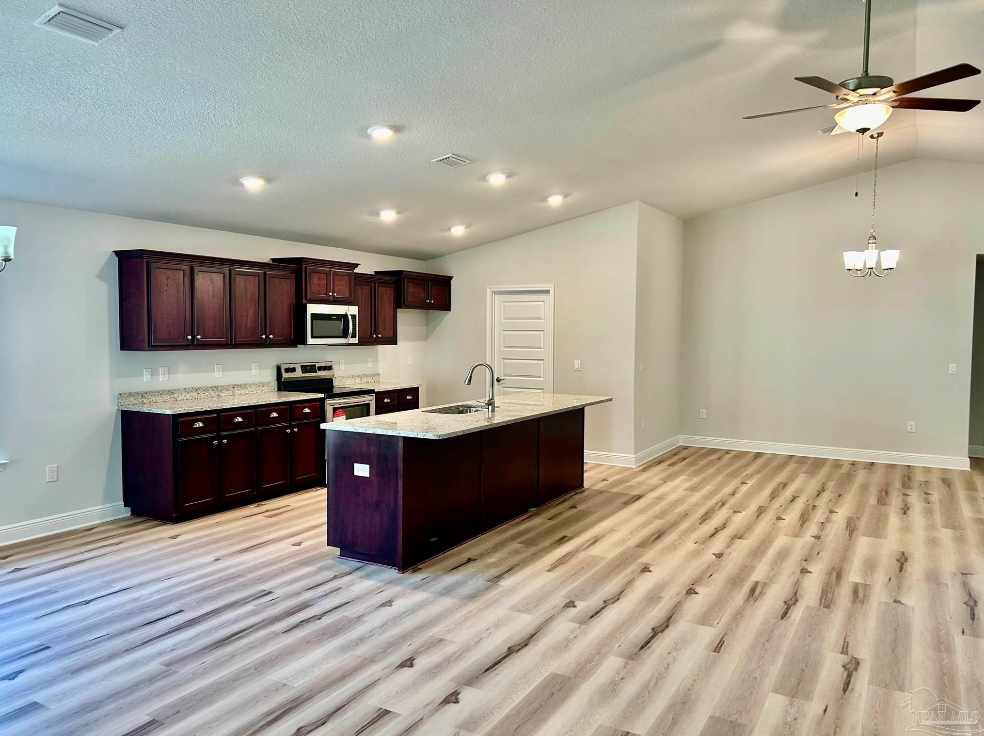 619 Halcyon Cir #6a, Pensacola, FL 32506