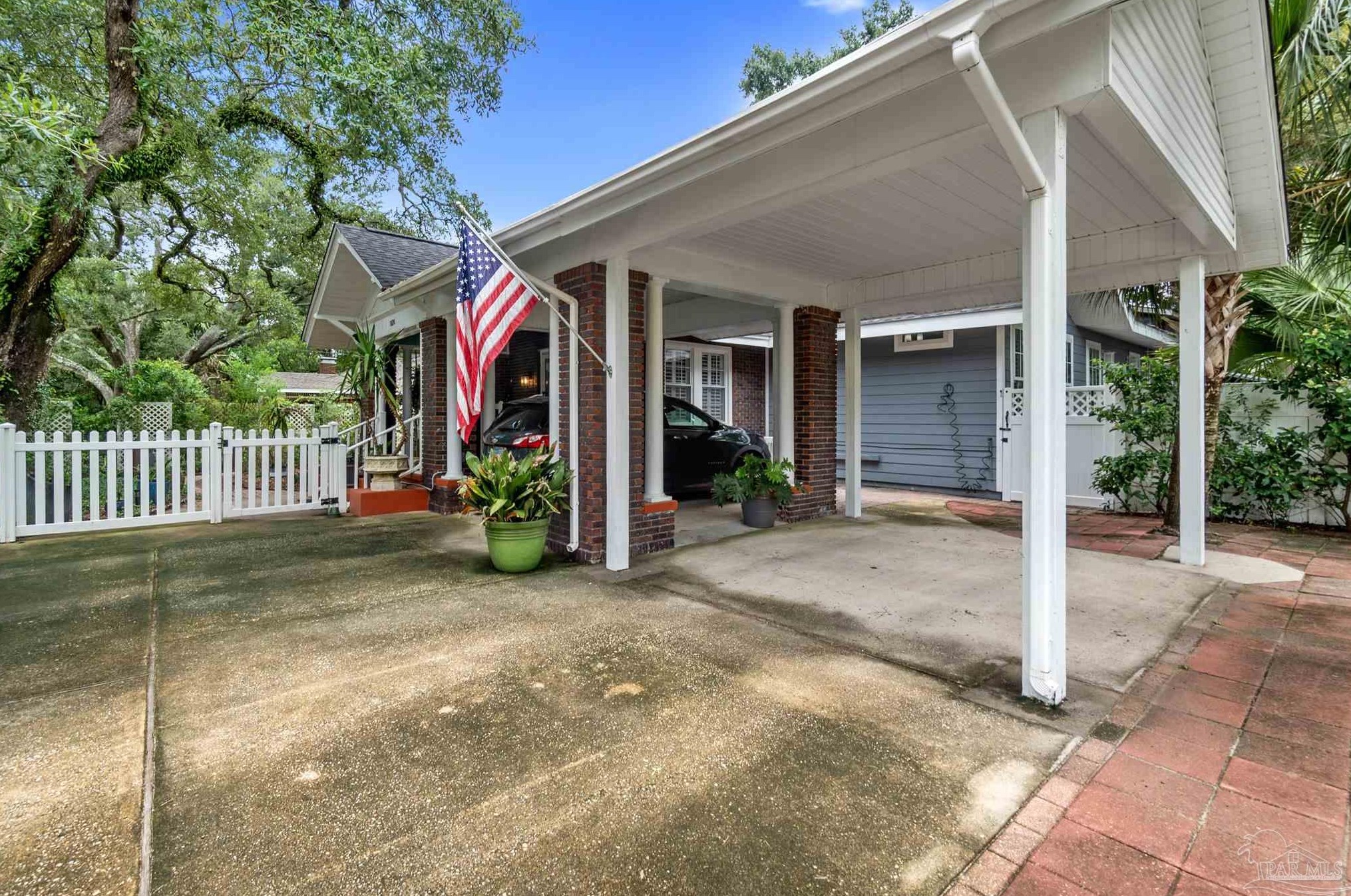 1020 Brainerd St, Pensacola FL  32501-2523 exterior