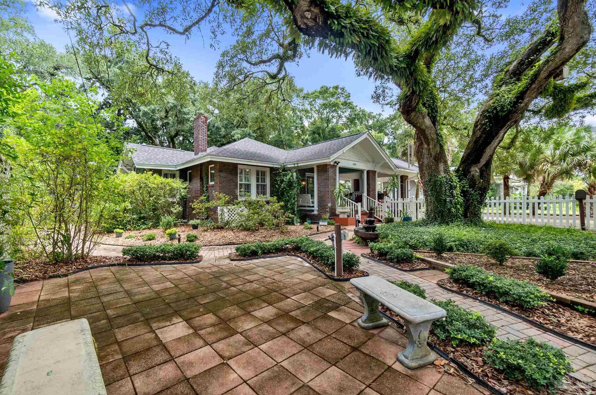 1020 Brainerd St, Pensacola FL  32501-2523 exterior