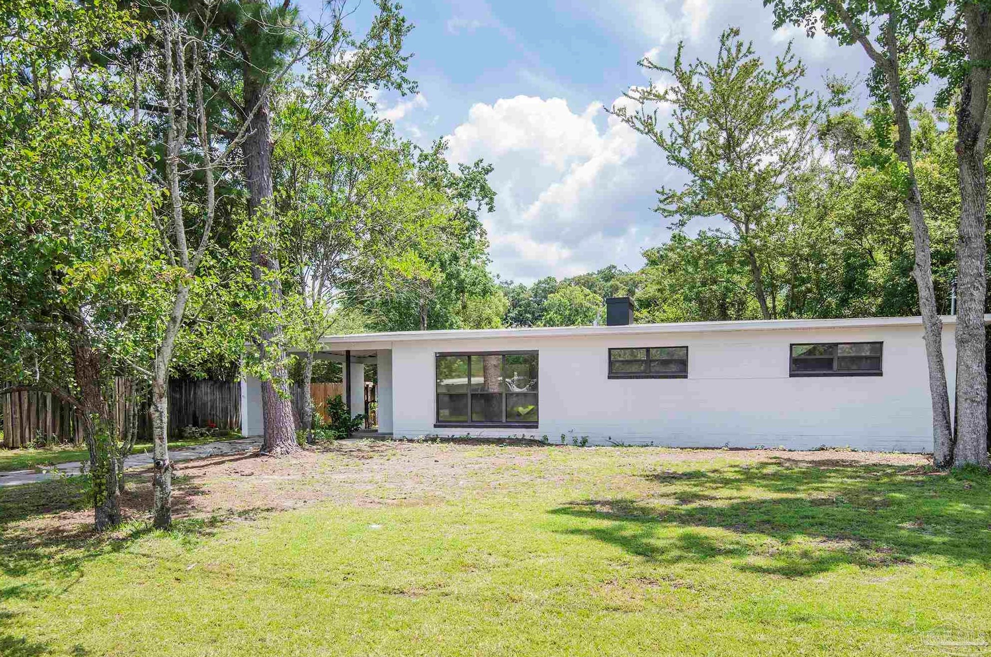 60 Stanford Rd, Pensacola, FL 32506