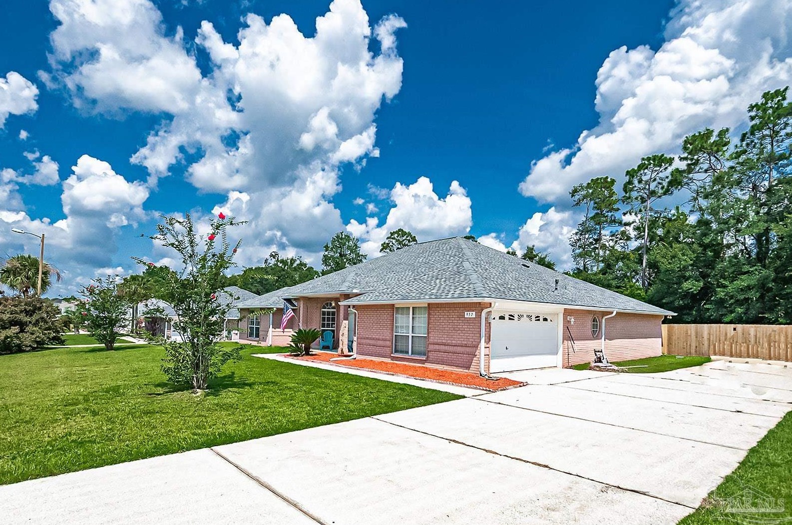 932 Chesapeake Trl, Cantonment, FL 32533-4566