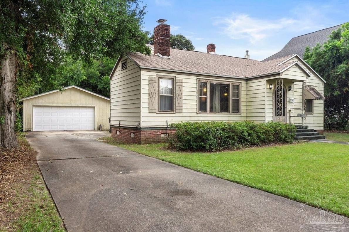 1515 Gadsden St, Pensacola, FL 32501-4325