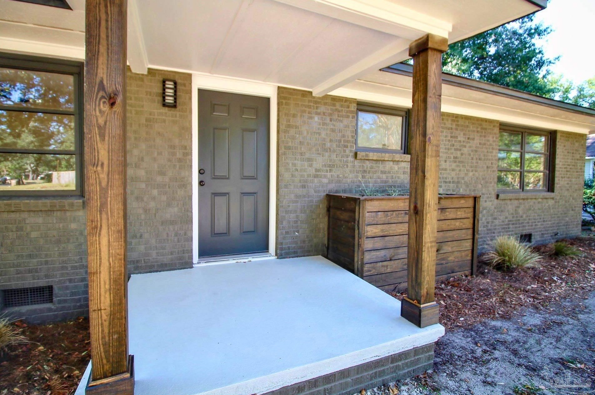 2661 N 10th Ave, Pensacola, FL 32503
