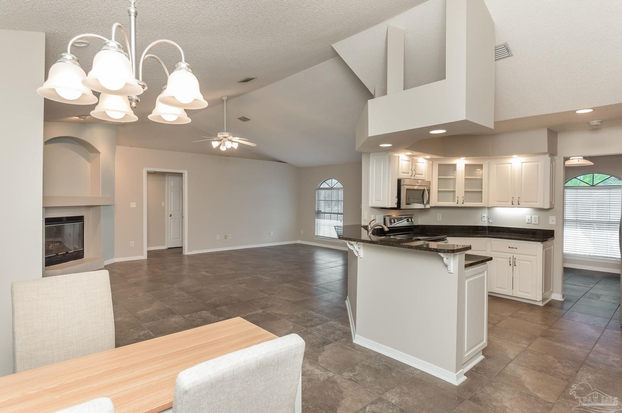 1048 Chandelle Lake Dr, Pensacola FL  32507-8124 exterior