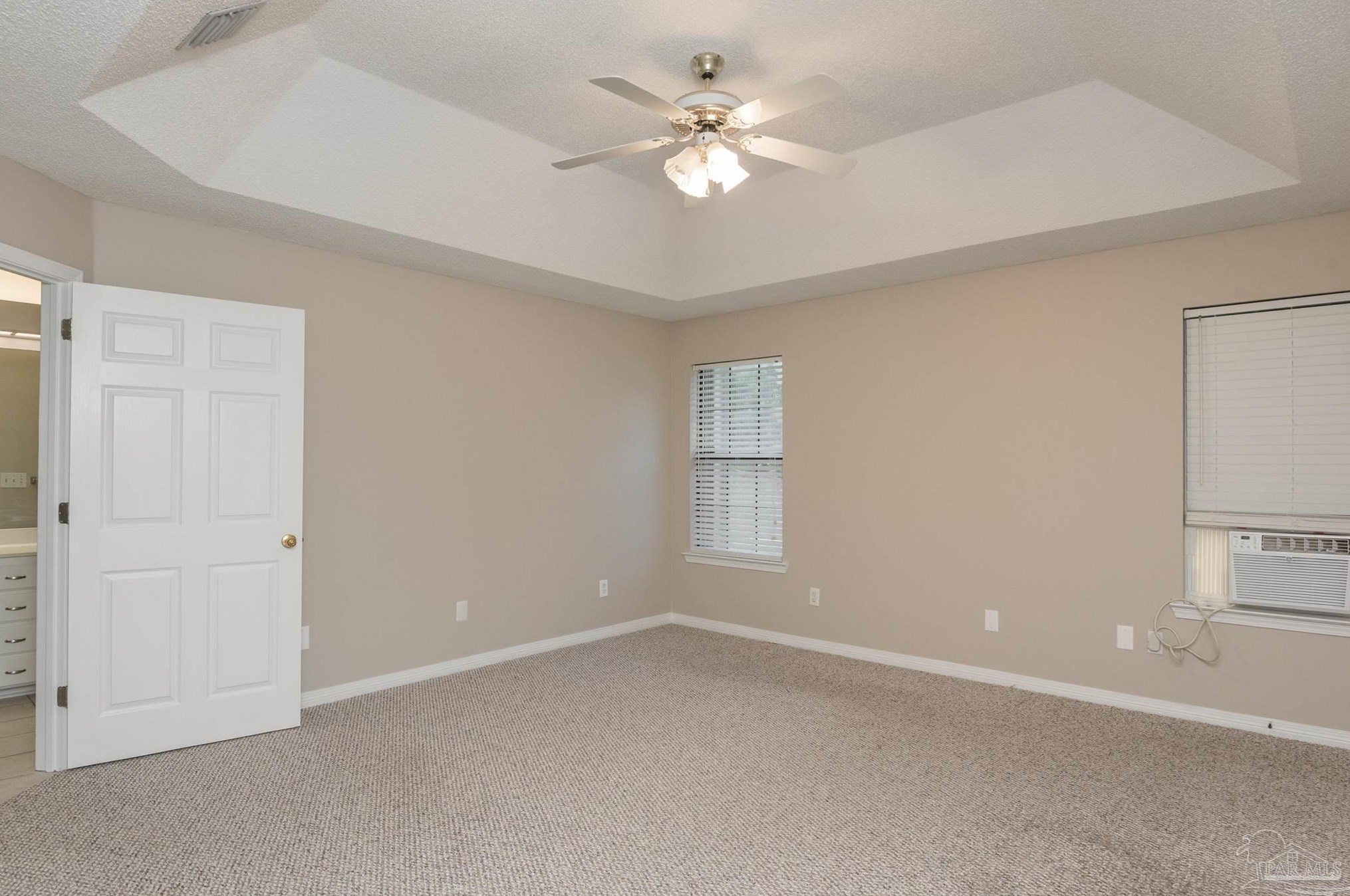 1048 Chandelle Lake Dr, Pensacola FL  32507-8124 exterior