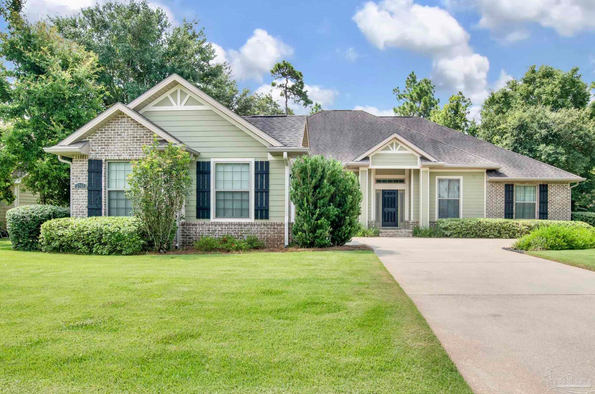5743 Sparkleberry Ln, Pensacola, FL 32526