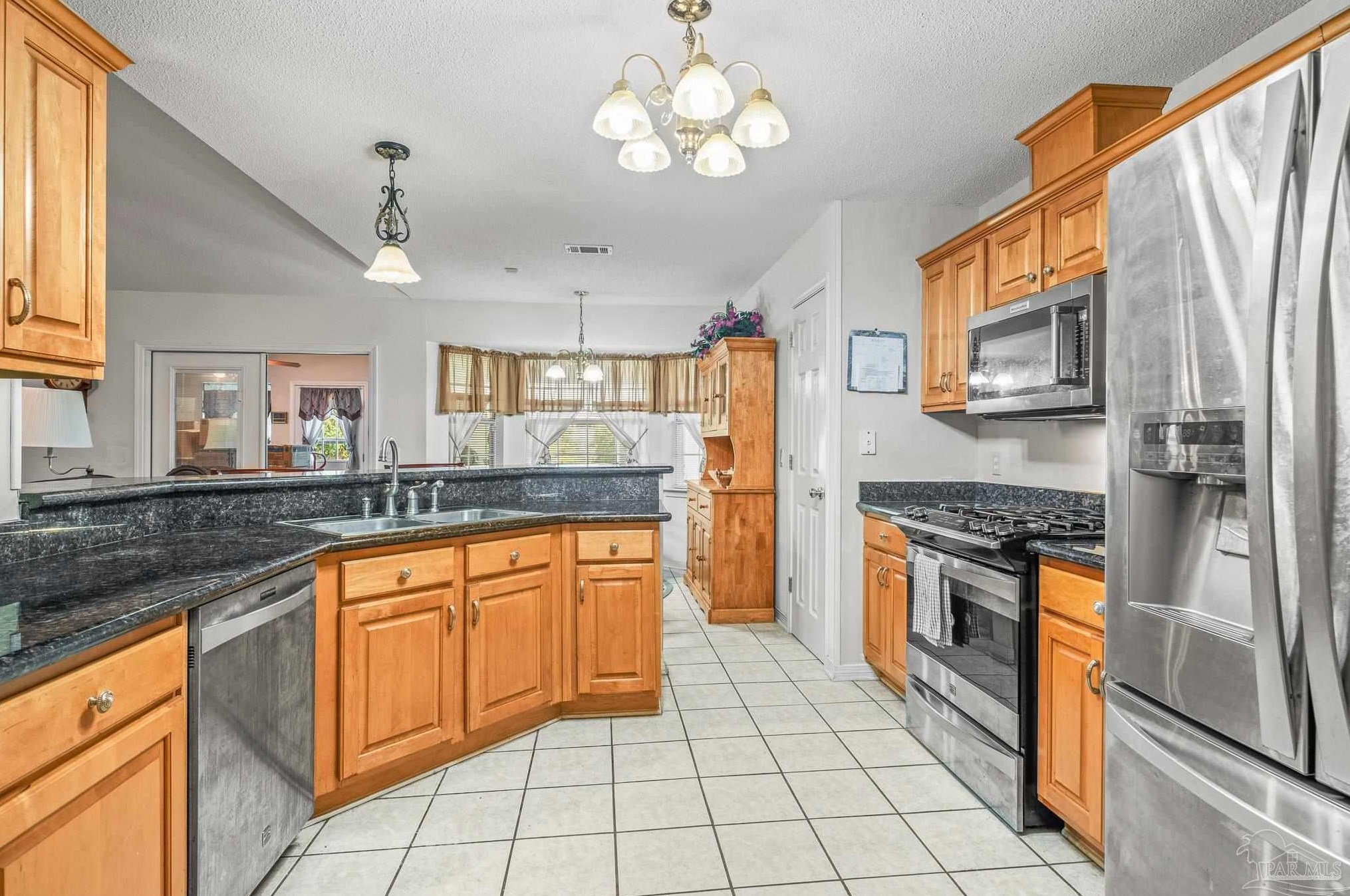 2721 Southern Oaks Dr, Cantonment, FL 32533-3831
