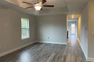 458 Kingsbridge Dr, Cantonment, FL 32533 - Photo 2