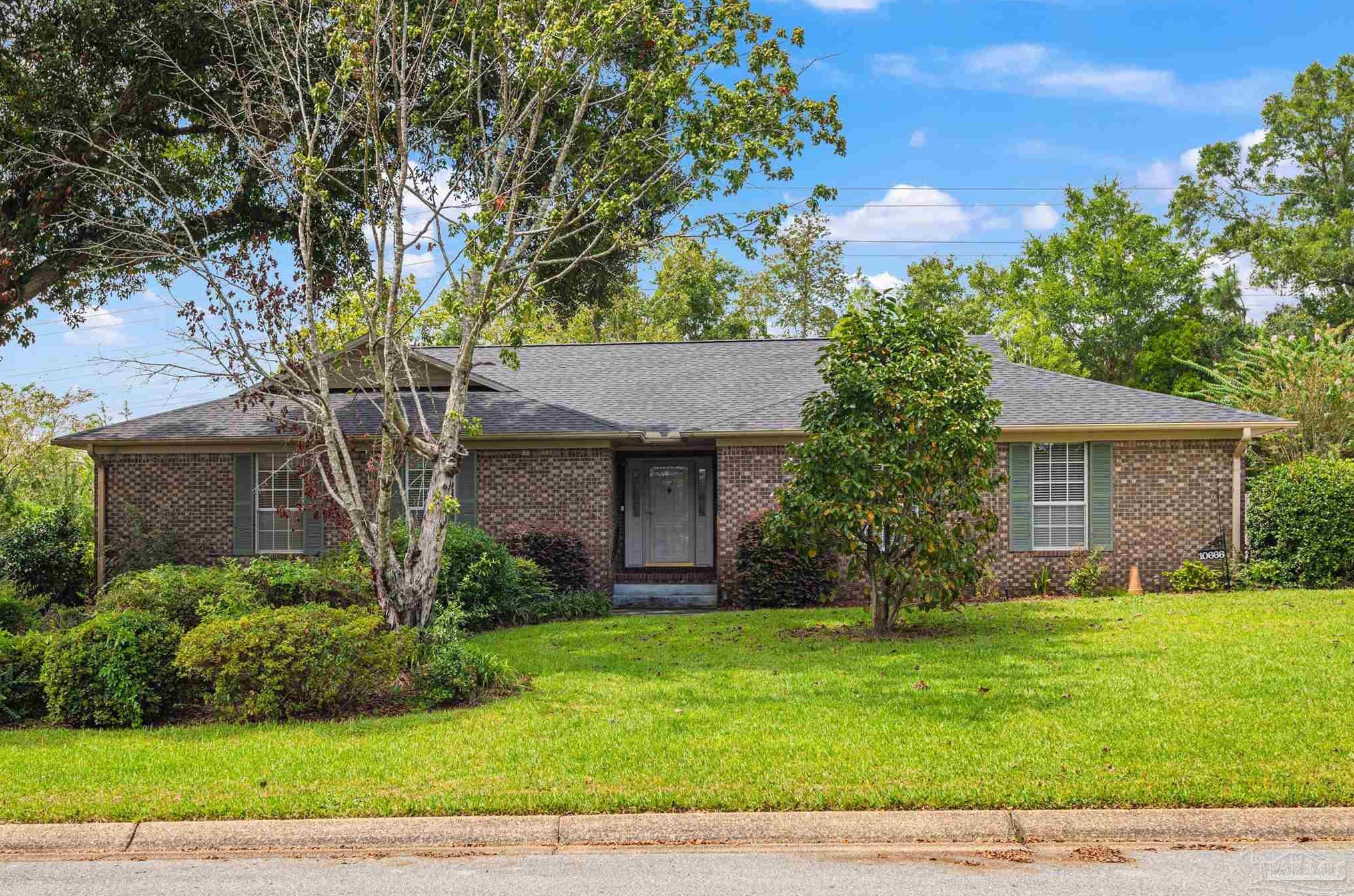 10666 Mac Gregor Dr, Pensacola, FL 32514-8309