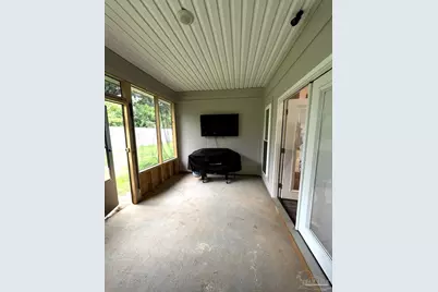 1315 W Scott St, Pensacola, FL 32501 - Photo 16
