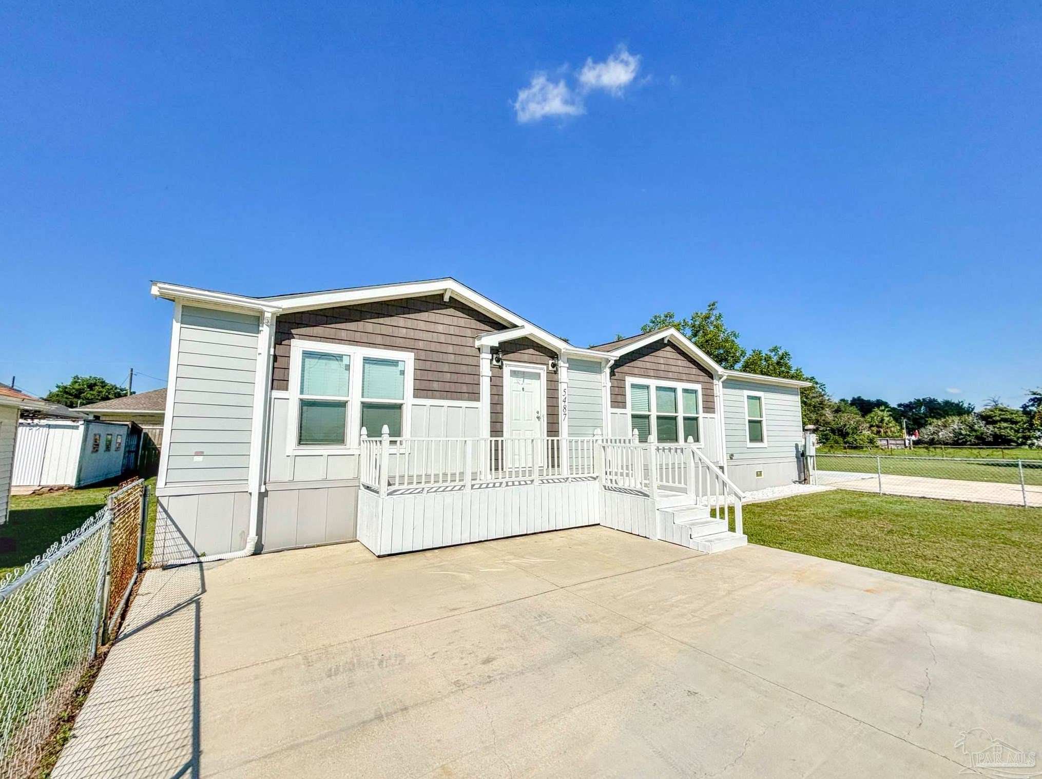 5487 Medina Rd, Pensacola, FL 32507