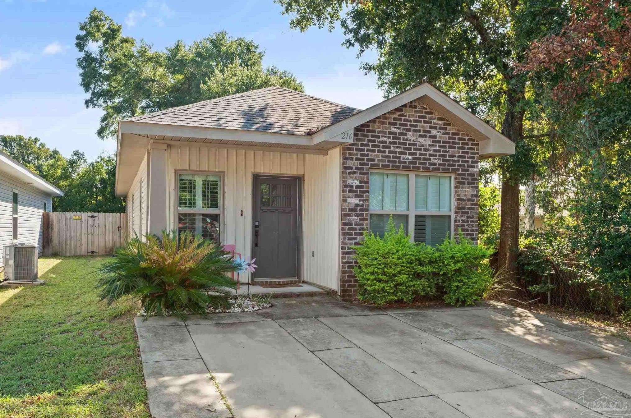 216 S J St, Pensacola, FL 32502