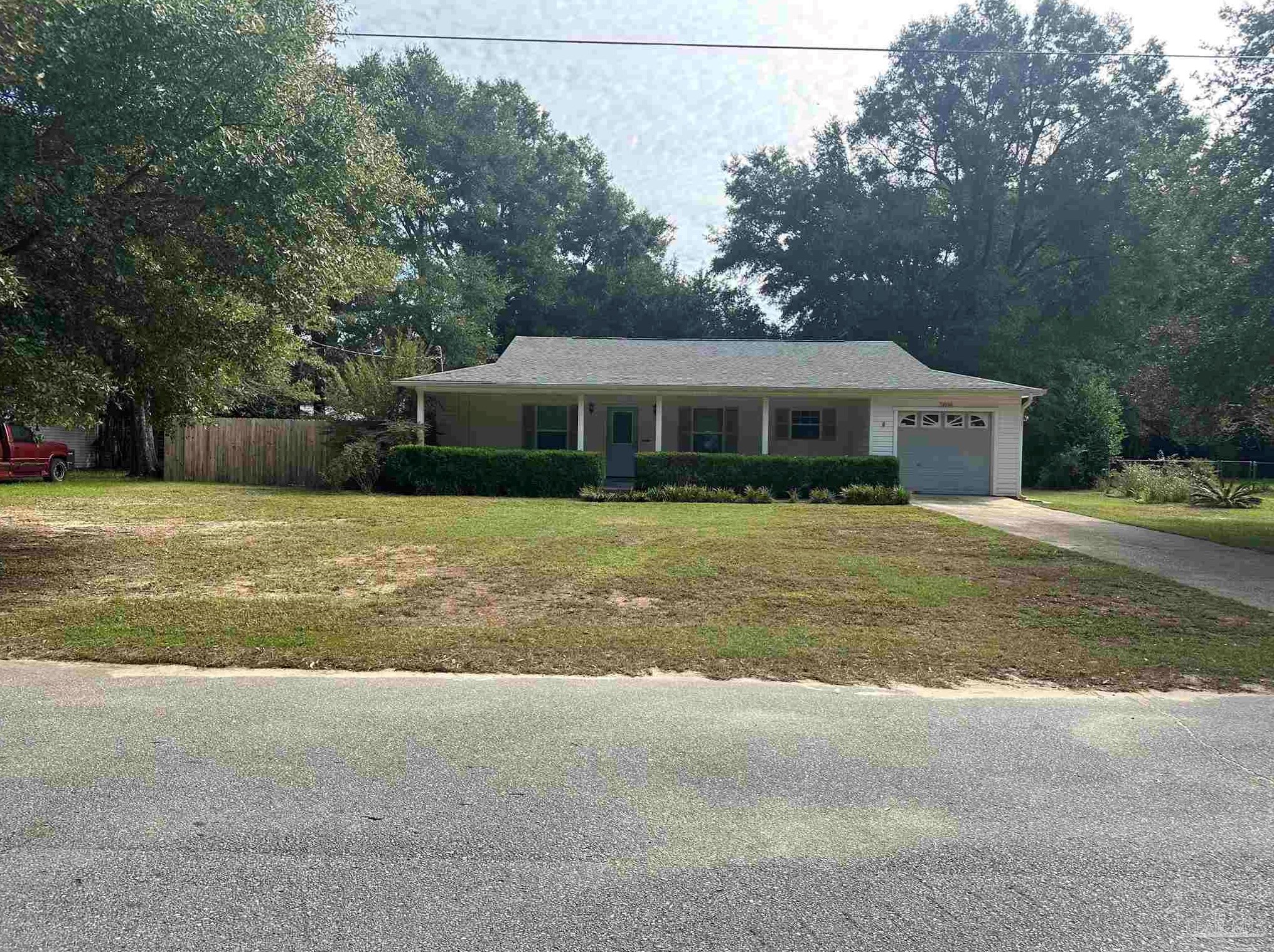 5898 Cedar Tree Dr, Bagdad, FL 32530