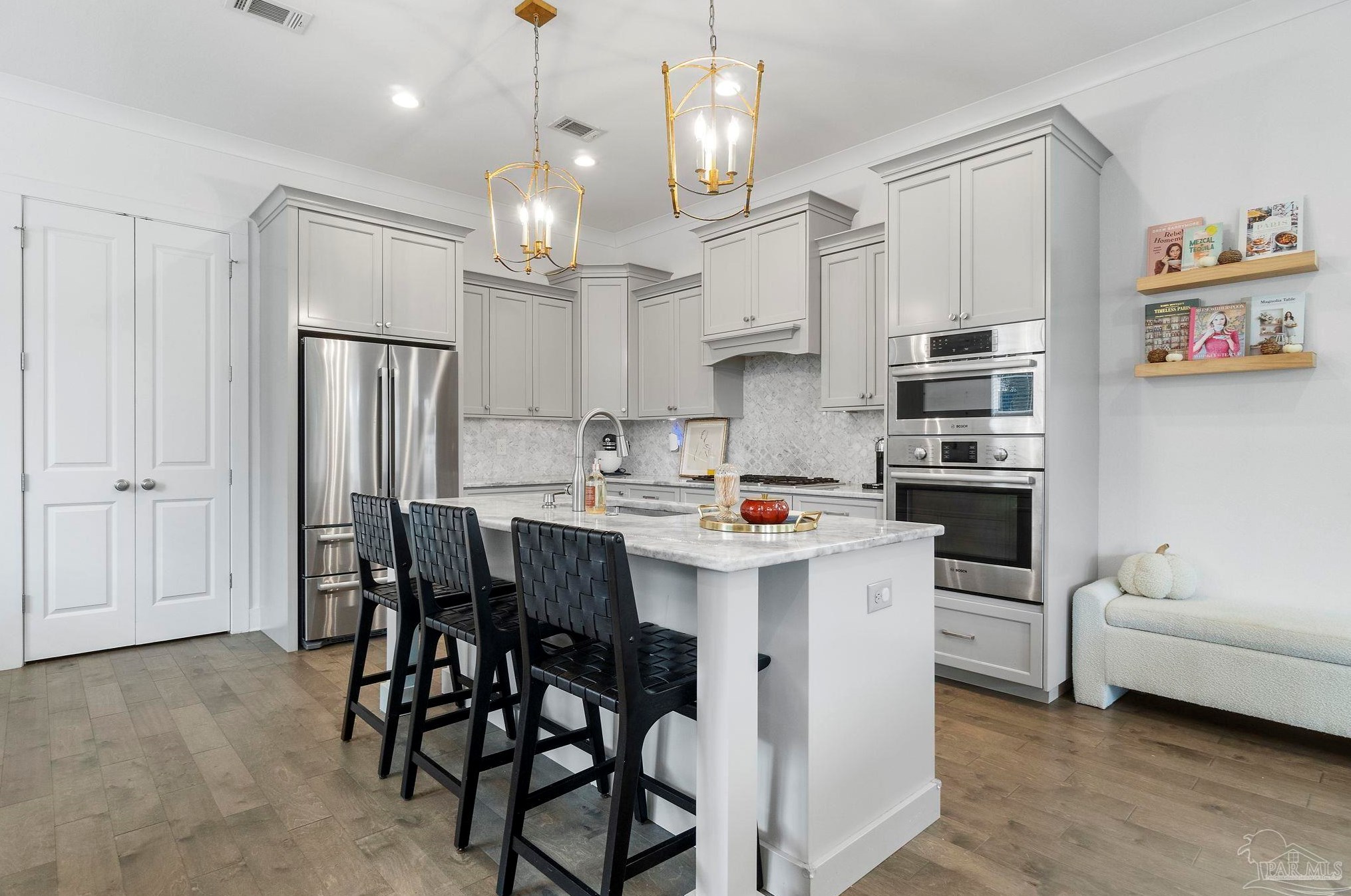 1600 Scott St, Pensacola FL 32501-1237 exterior